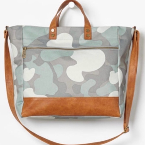 Thirty One Step Up Tote in Soft Camo with Monogram in Caramel Thread! Preowned!! - Picture 5 of 9